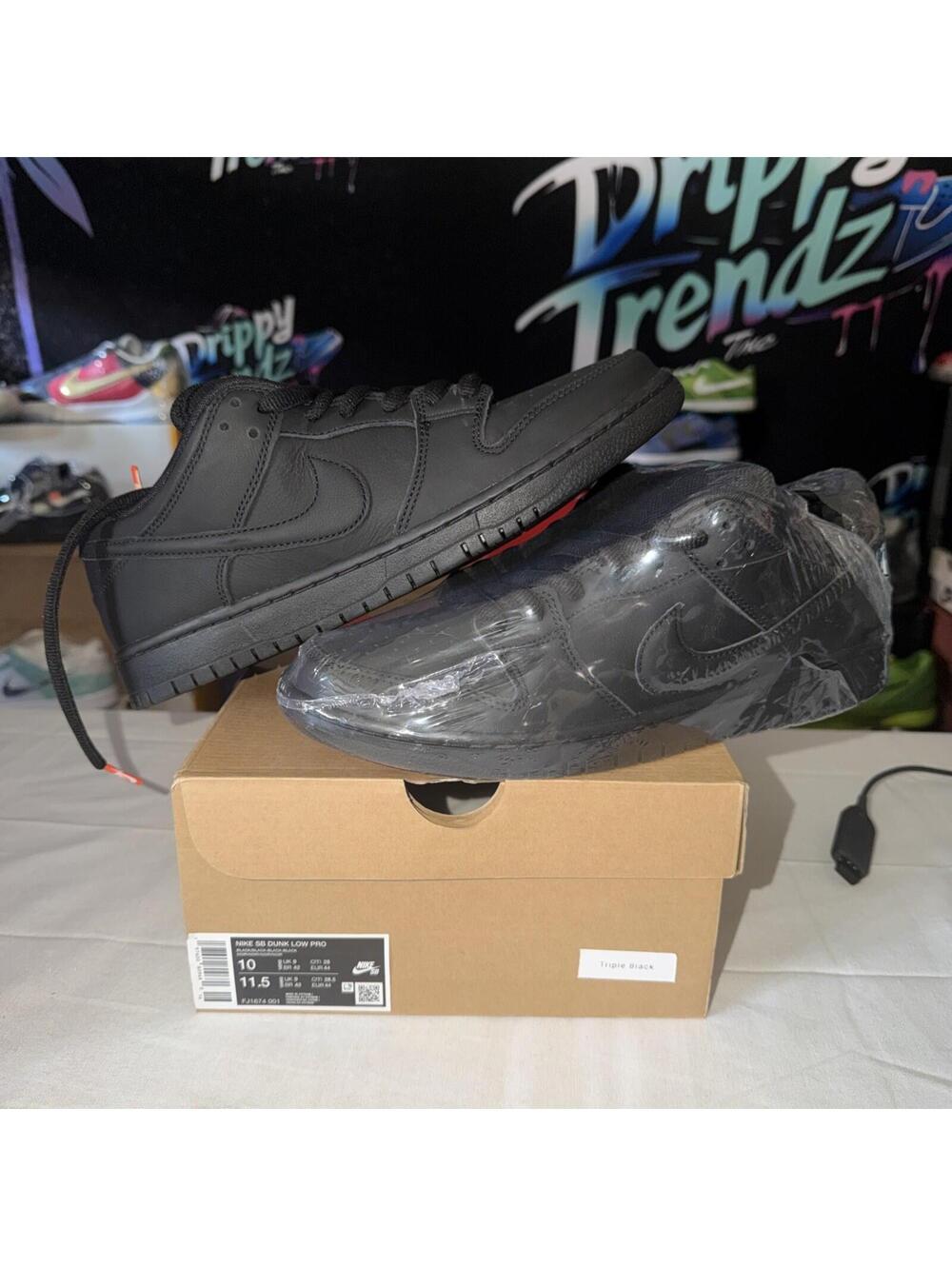Nike SB Dunk Low Triple Black fj1674 001 size 10
